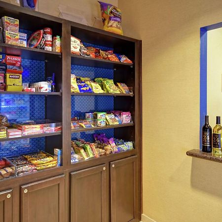 Hampton Inn & Suites Фолсом Экстерьер фото