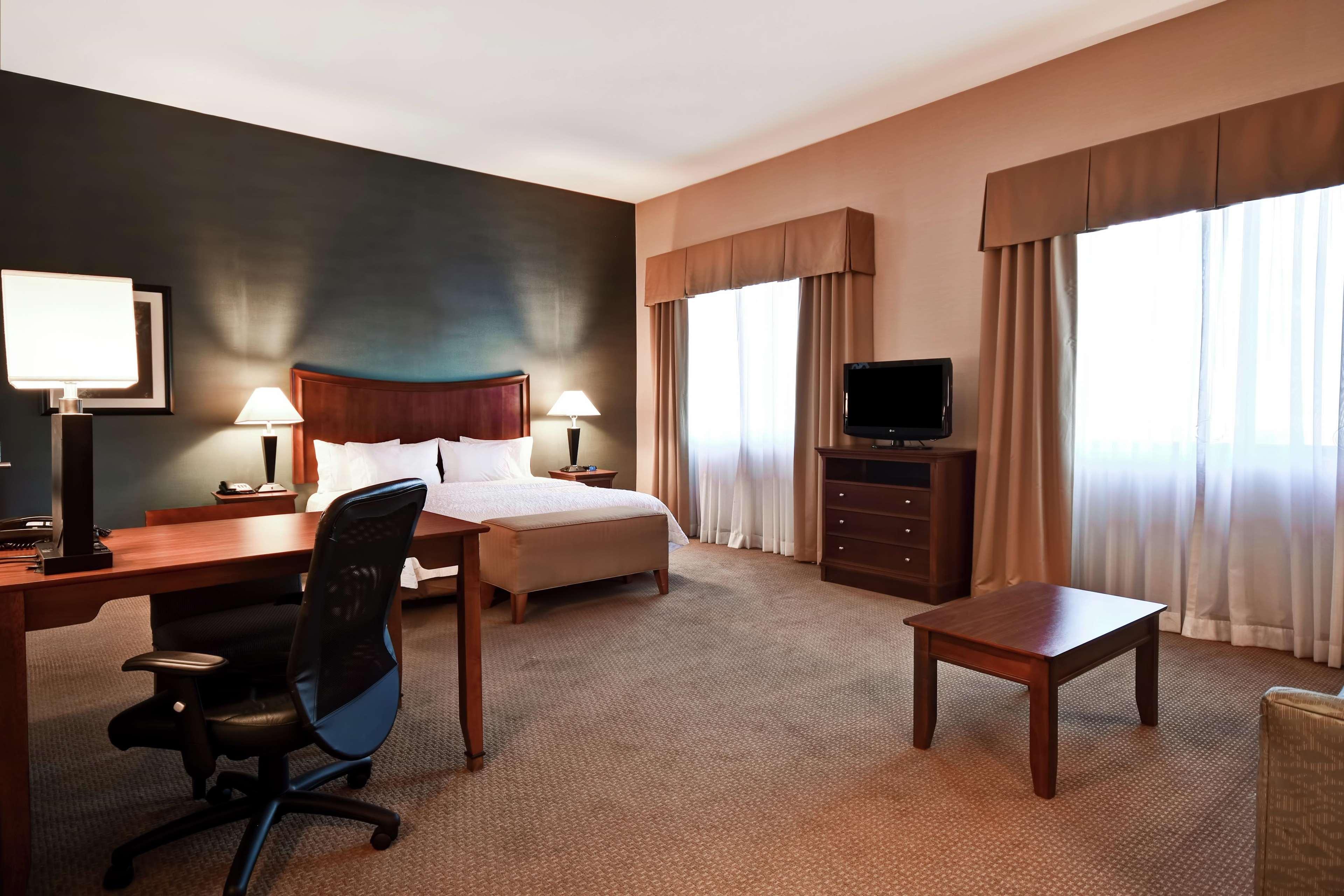 Hampton Inn & Suites Фолсом Экстерьер фото