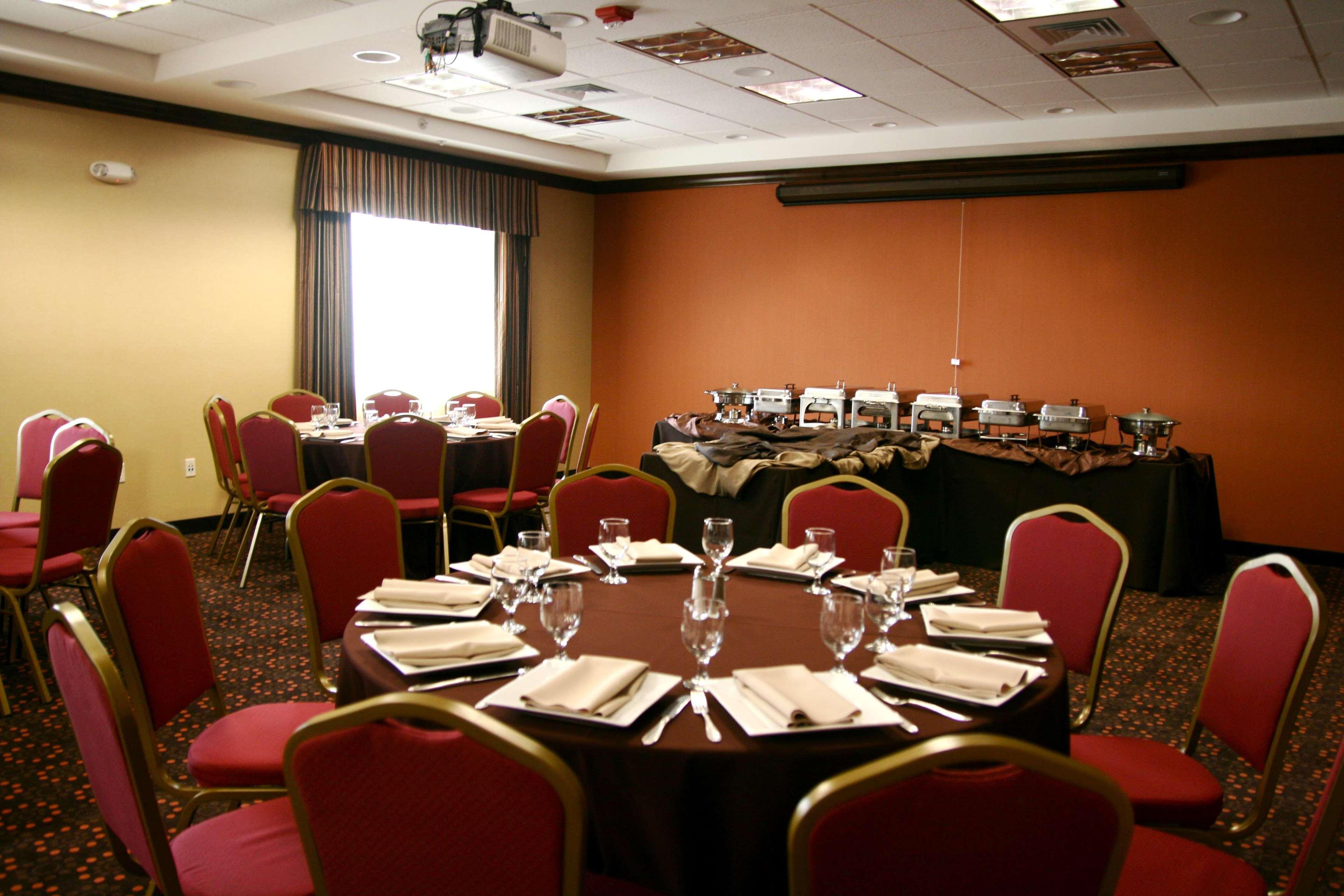 Hampton Inn & Suites Фолсом Ресторан фото