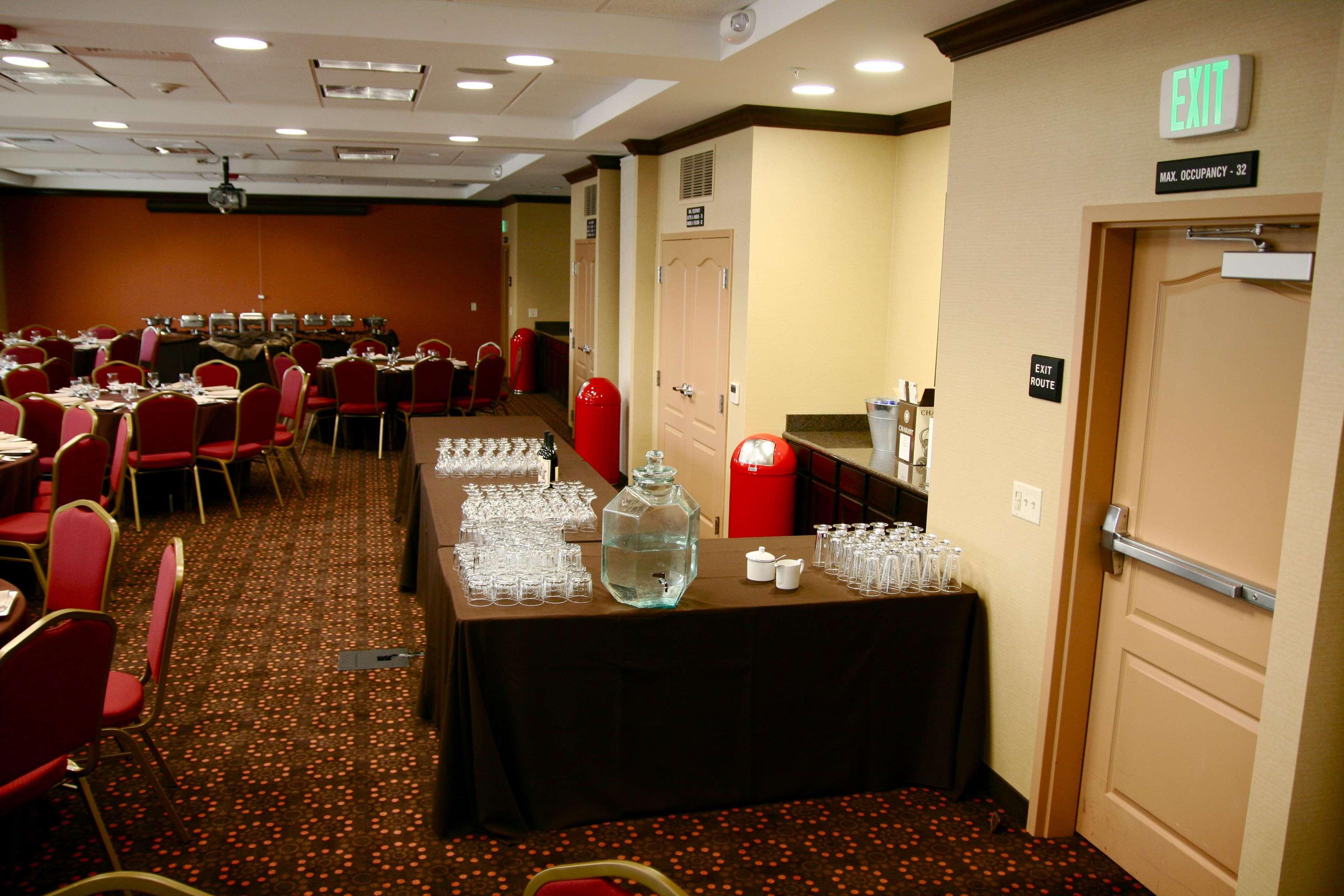 Hampton Inn & Suites Фолсом Ресторан фото