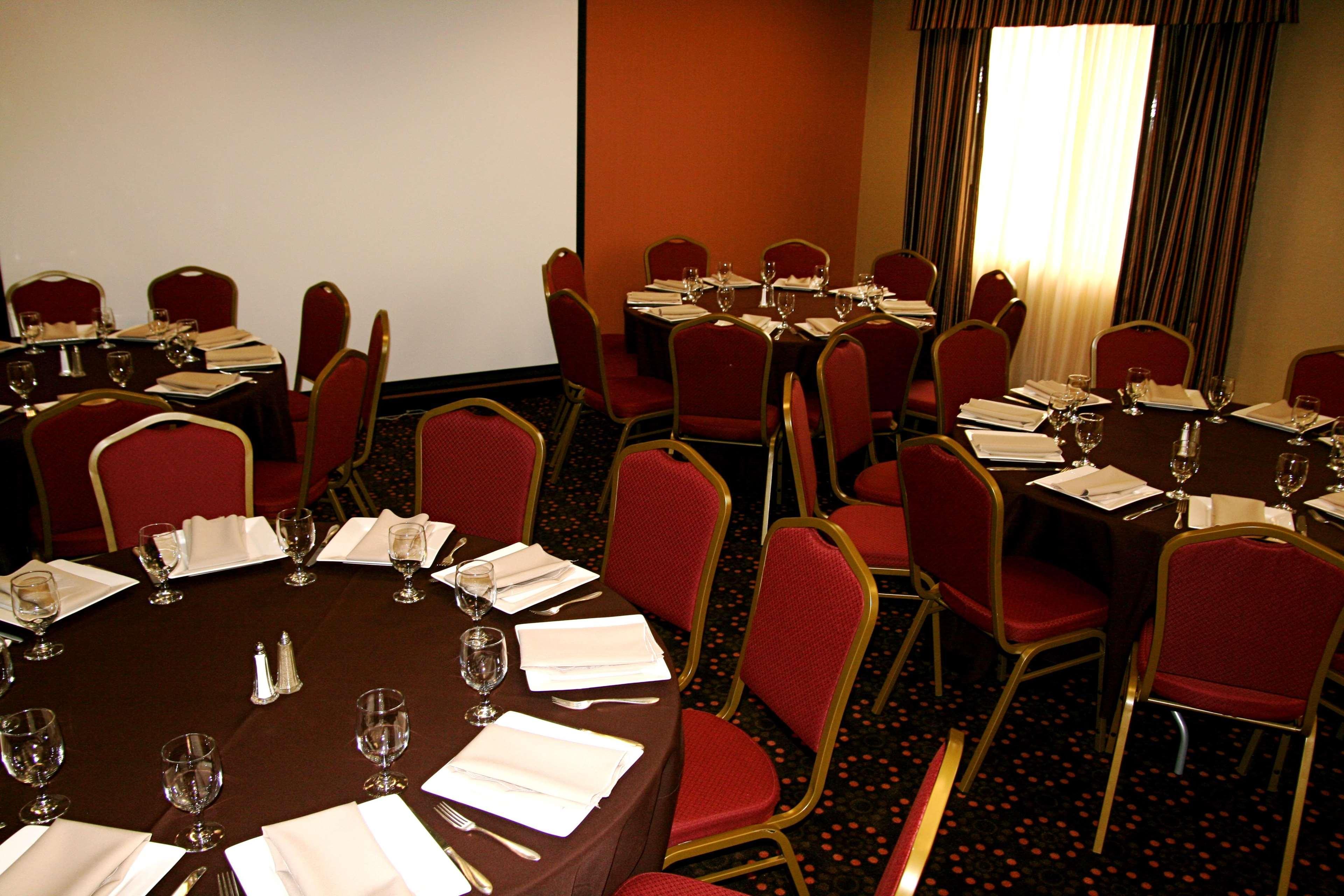 Hampton Inn & Suites Фолсом Ресторан фото