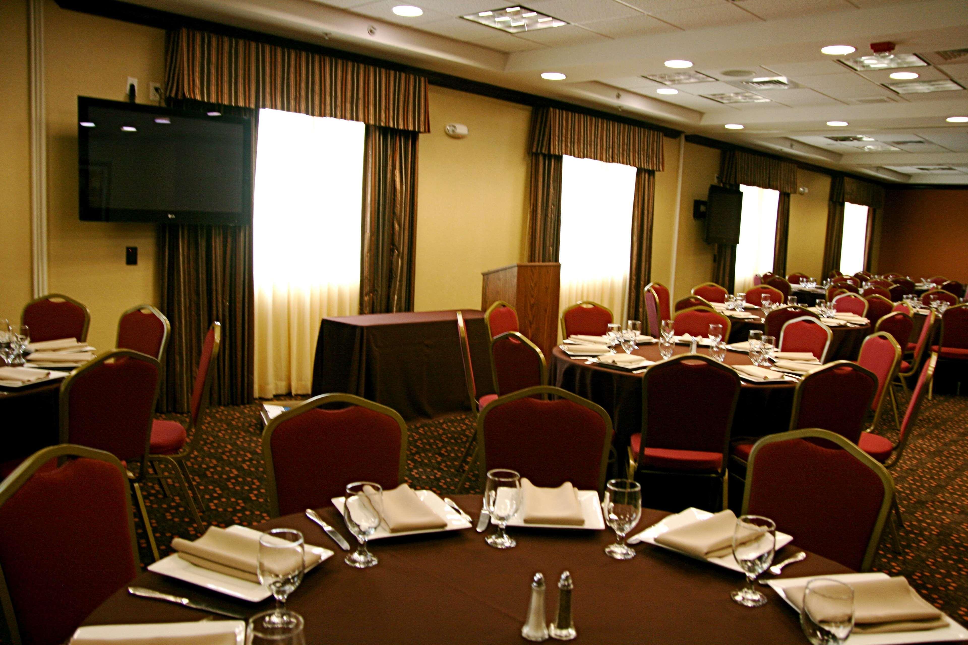 Hampton Inn & Suites Фолсом Ресторан фото