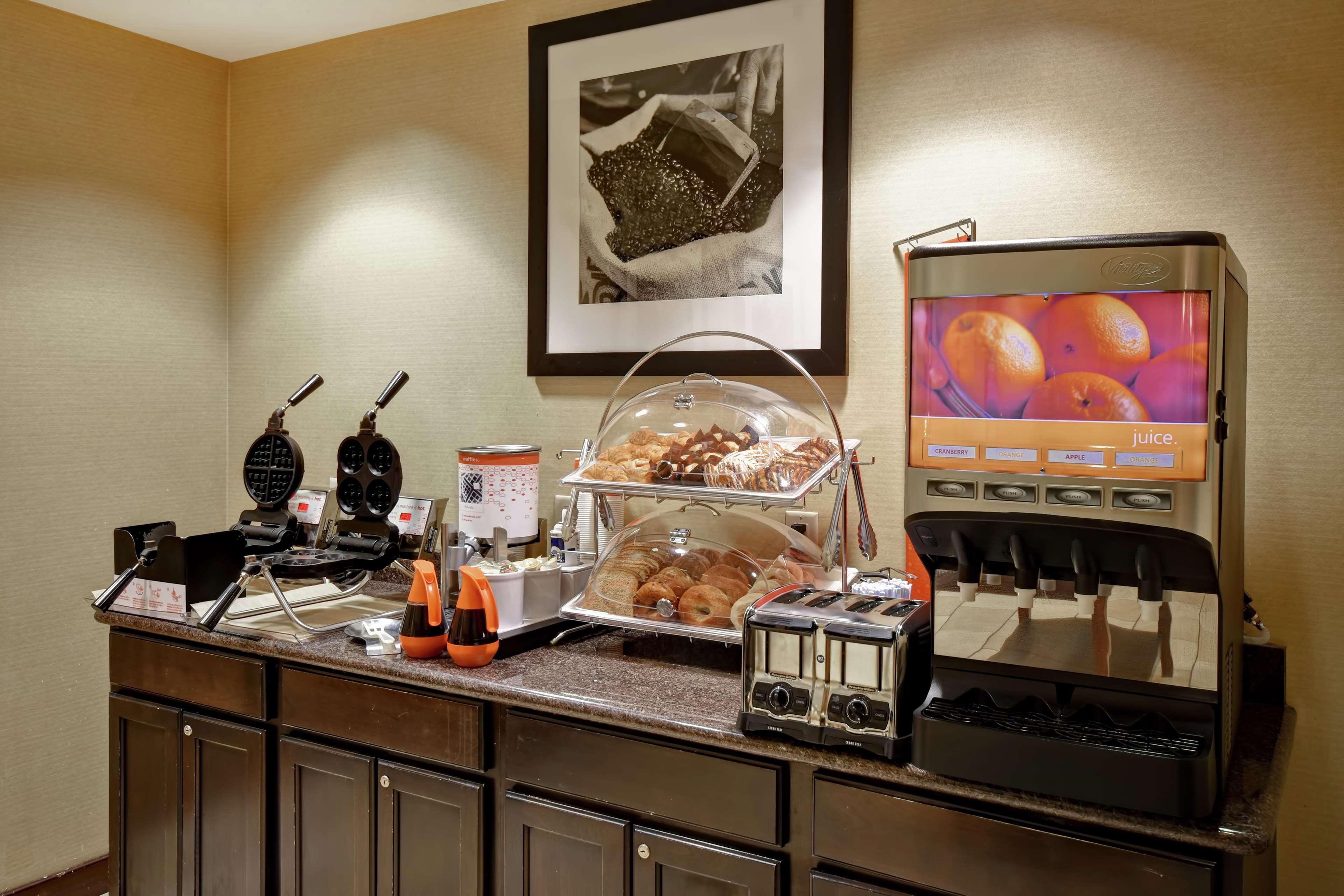 Hampton Inn & Suites Фолсом Экстерьер фото