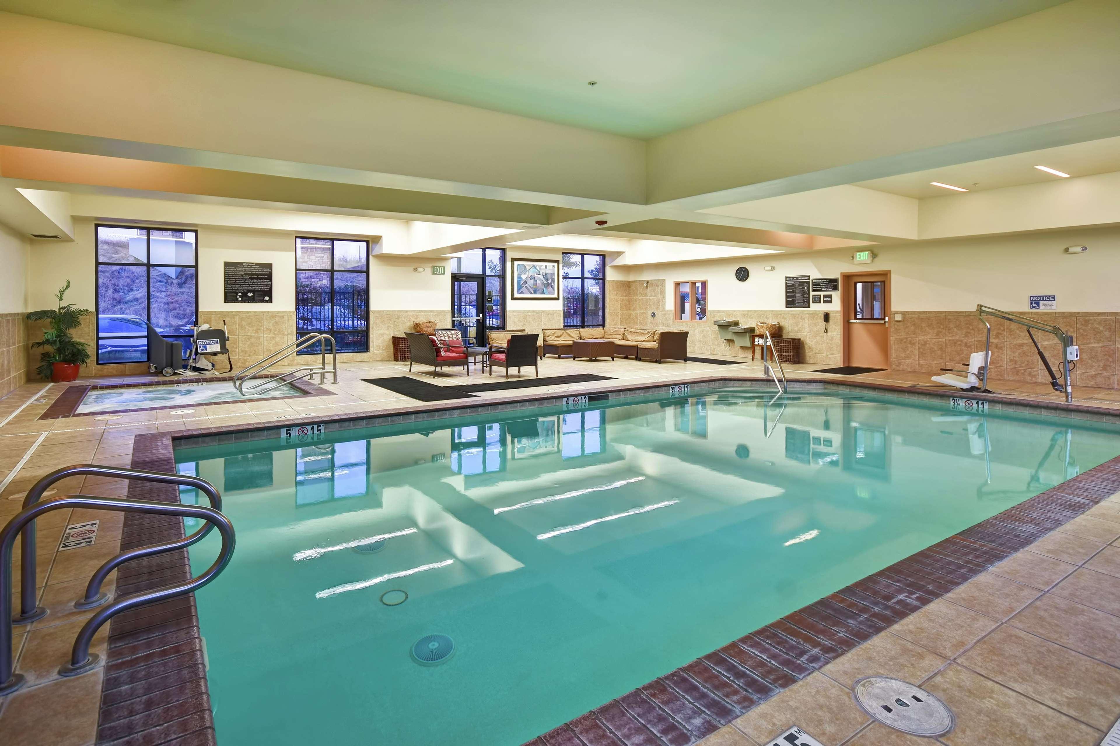 Hampton Inn & Suites Фолсом Экстерьер фото