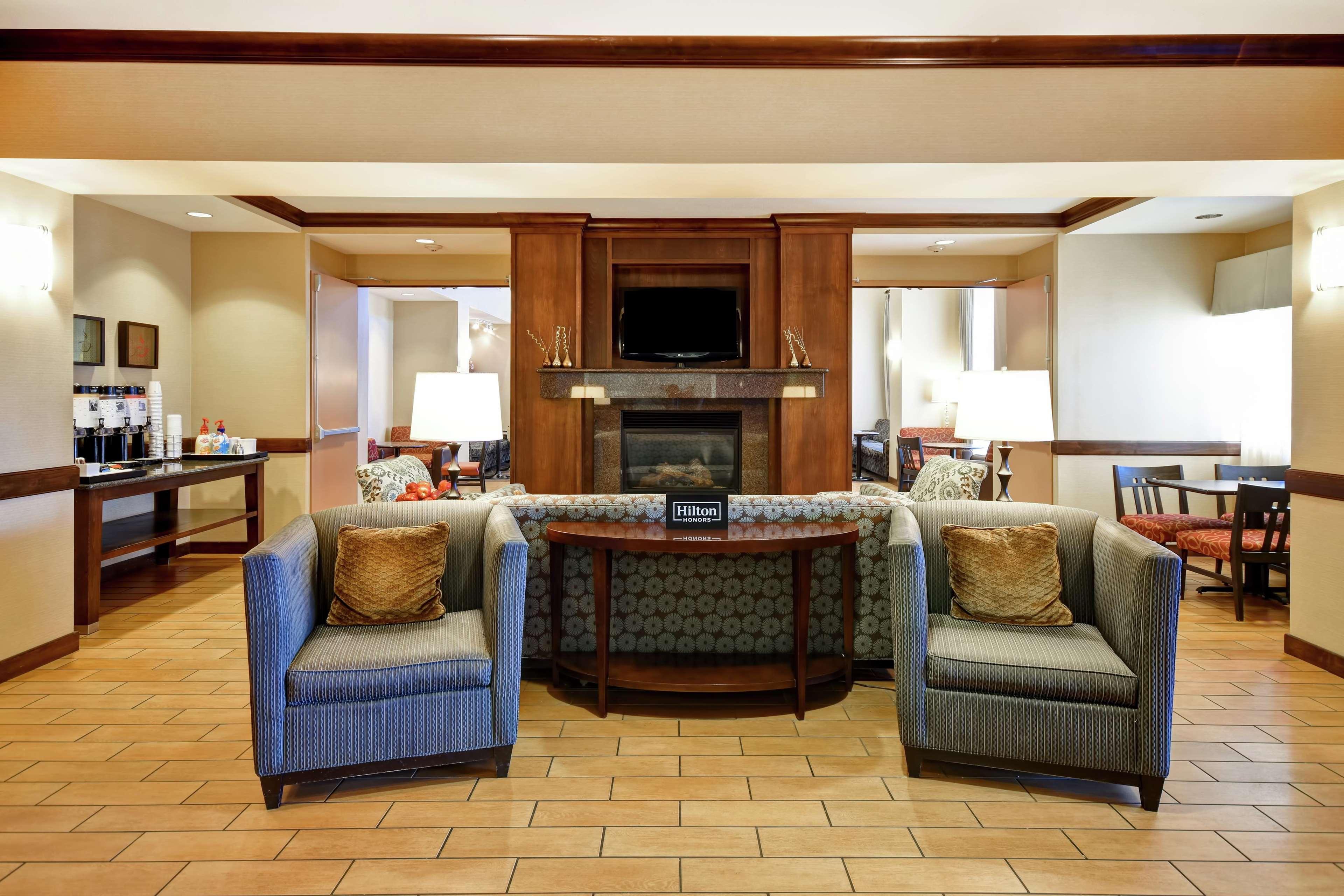 Hampton Inn & Suites Фолсом Экстерьер фото