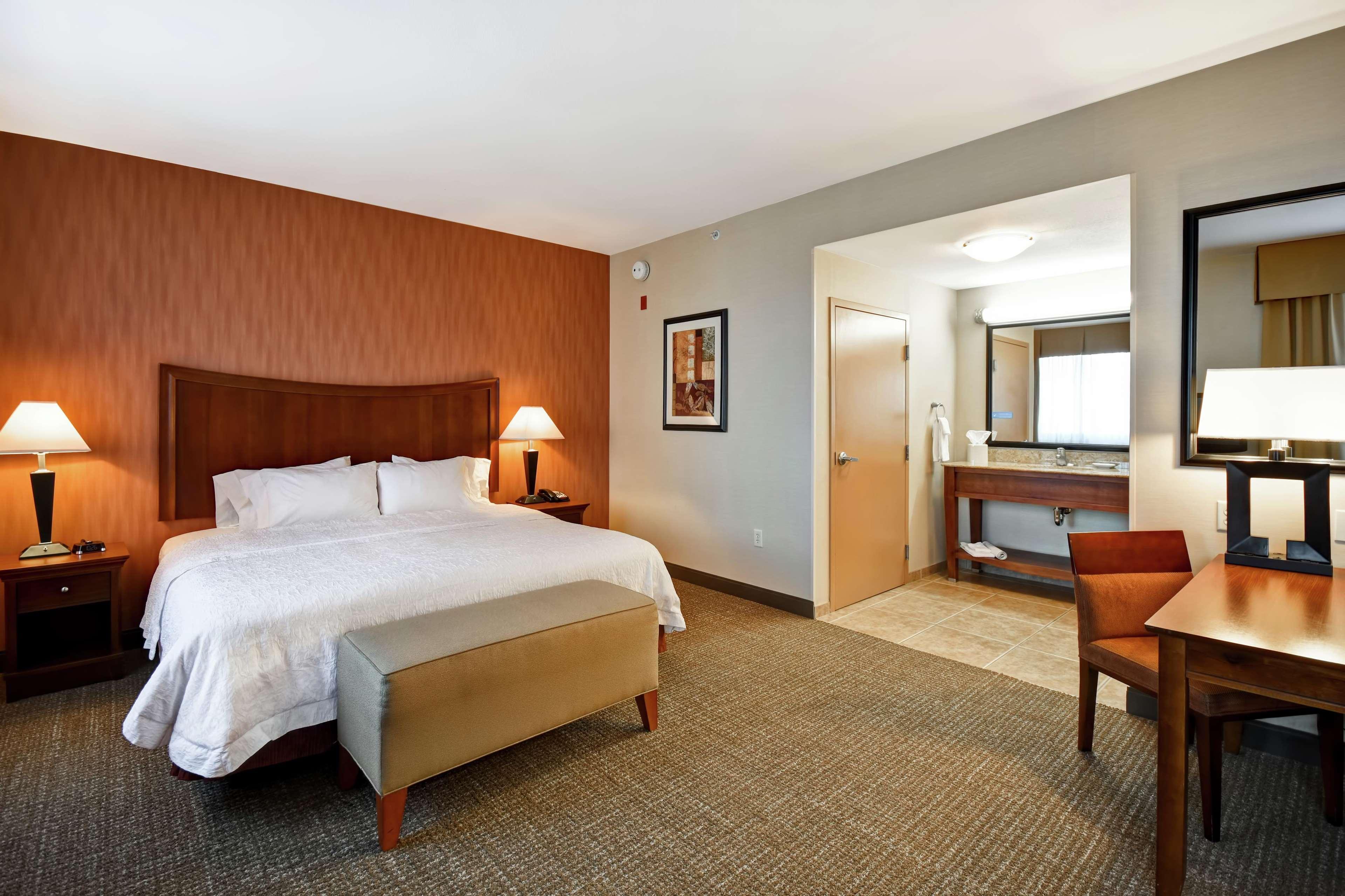 Hampton Inn & Suites Фолсом Экстерьер фото