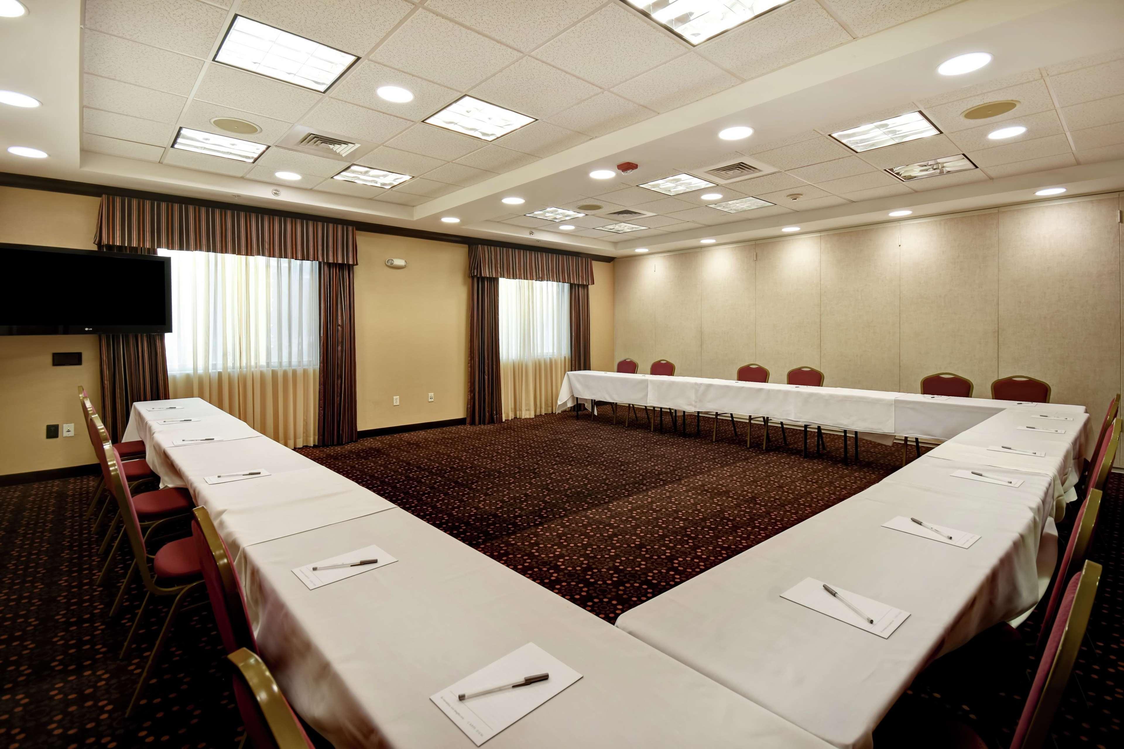 Hampton Inn & Suites Фолсом Экстерьер фото