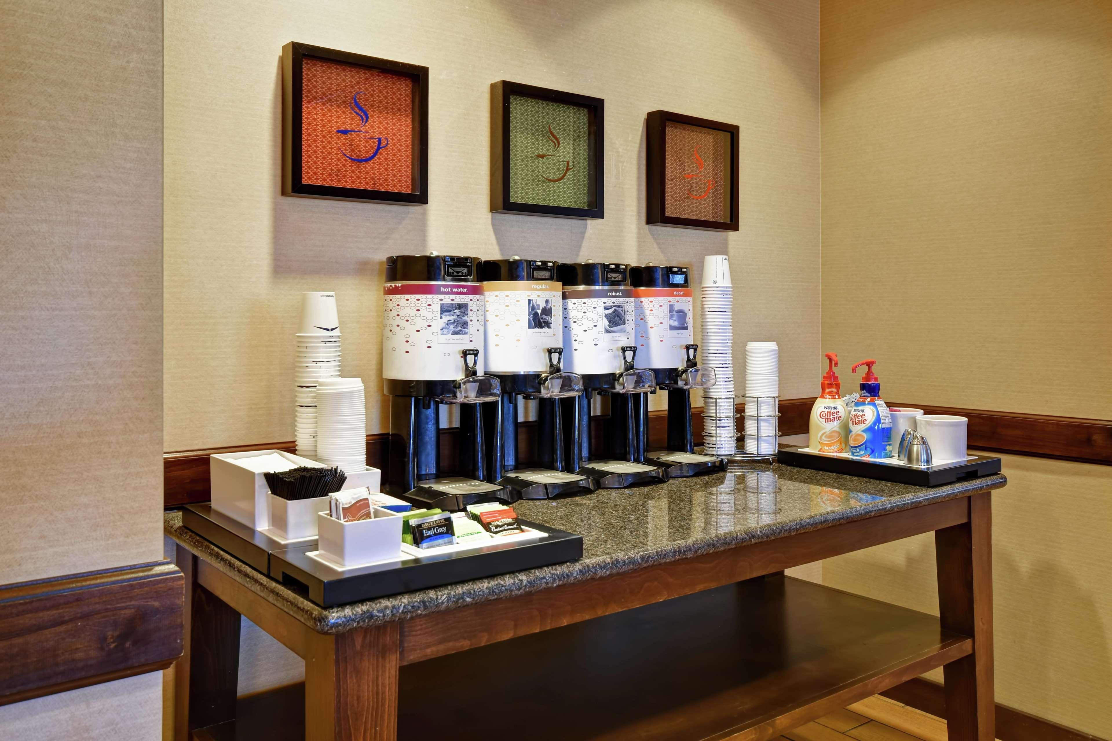 Hampton Inn & Suites Фолсом Экстерьер фото