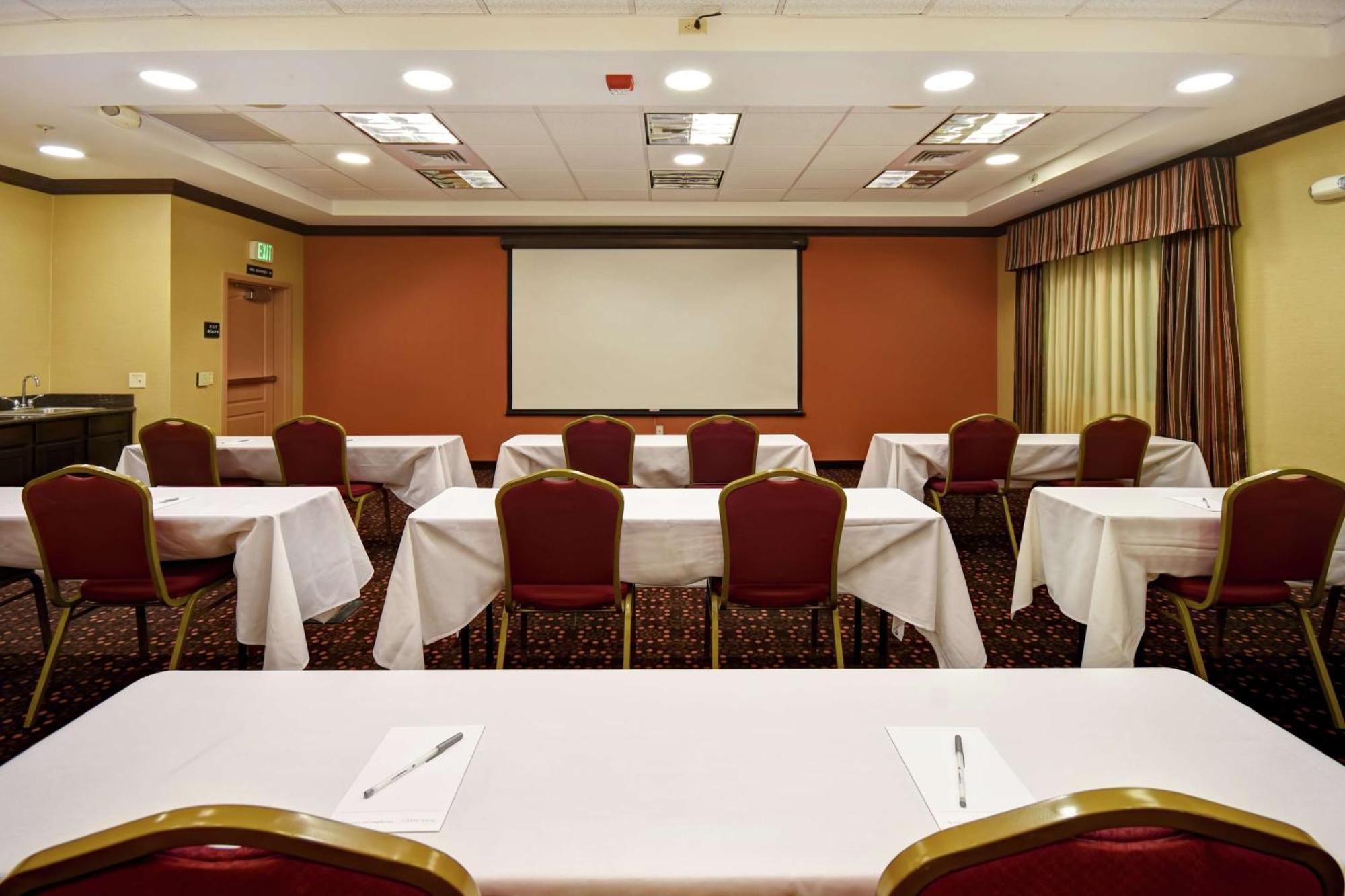 Hampton Inn & Suites Фолсом Экстерьер фото
