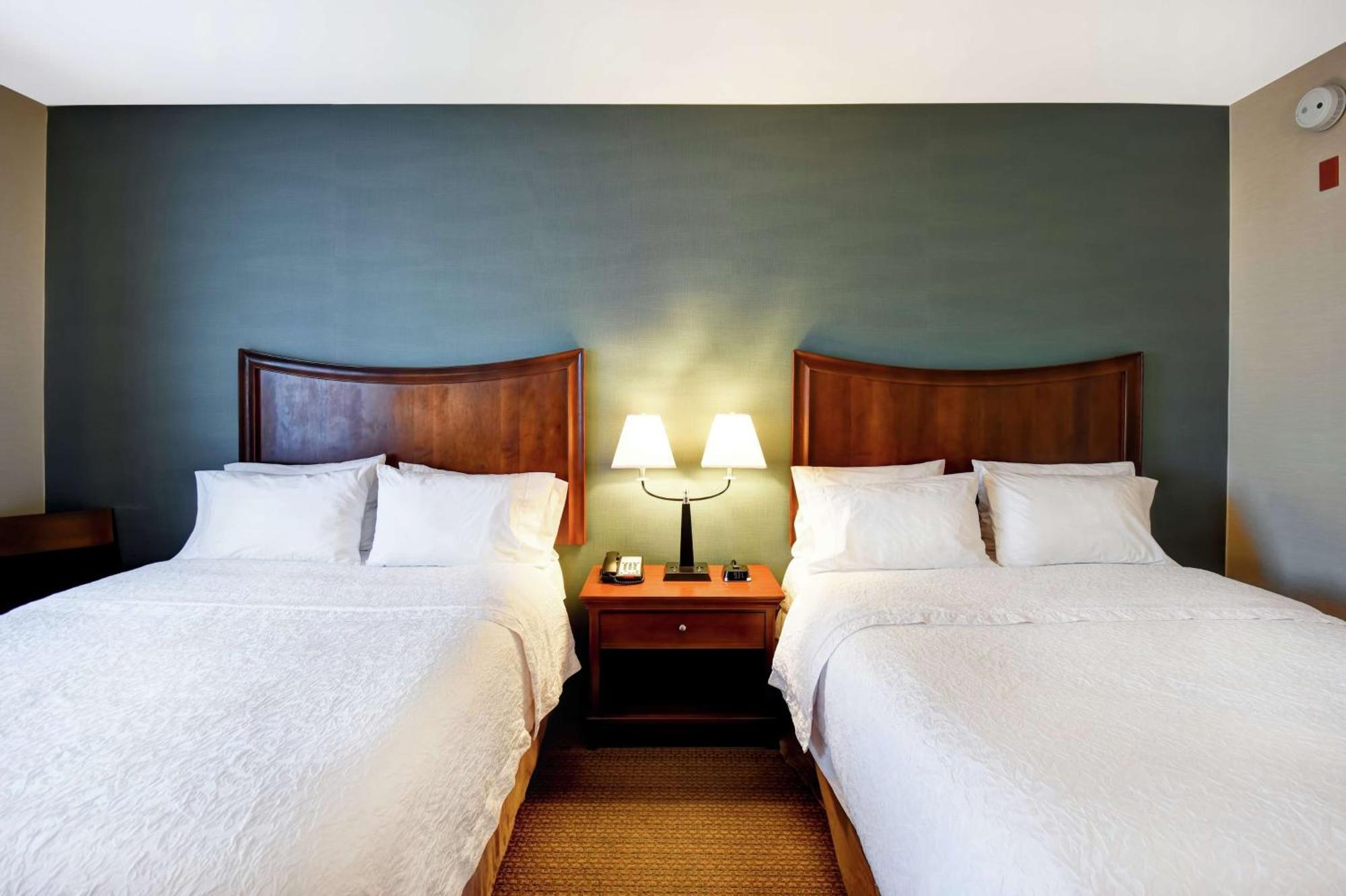 Hampton Inn & Suites Фолсом Экстерьер фото