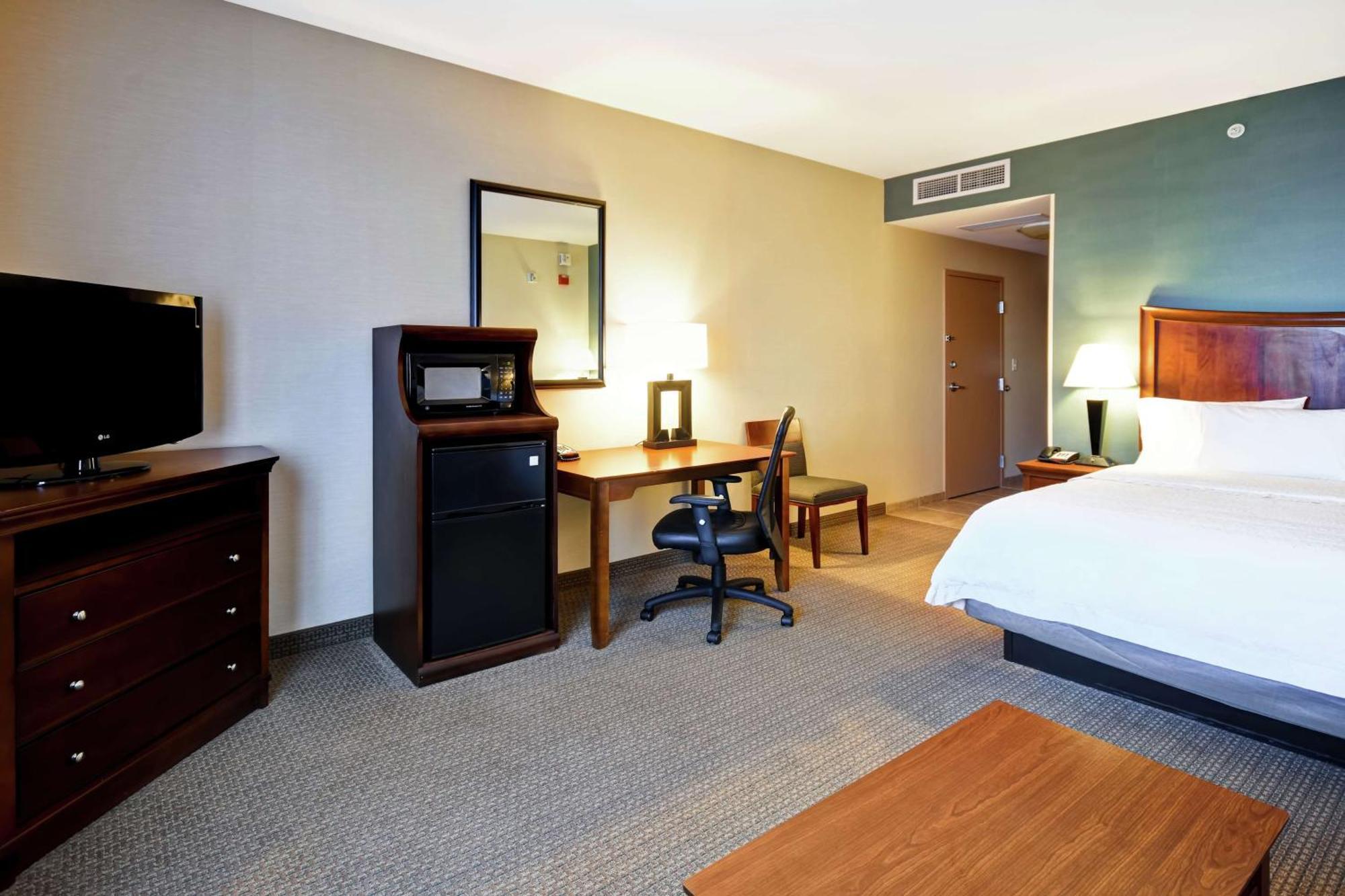 Hampton Inn & Suites Фолсом Экстерьер фото