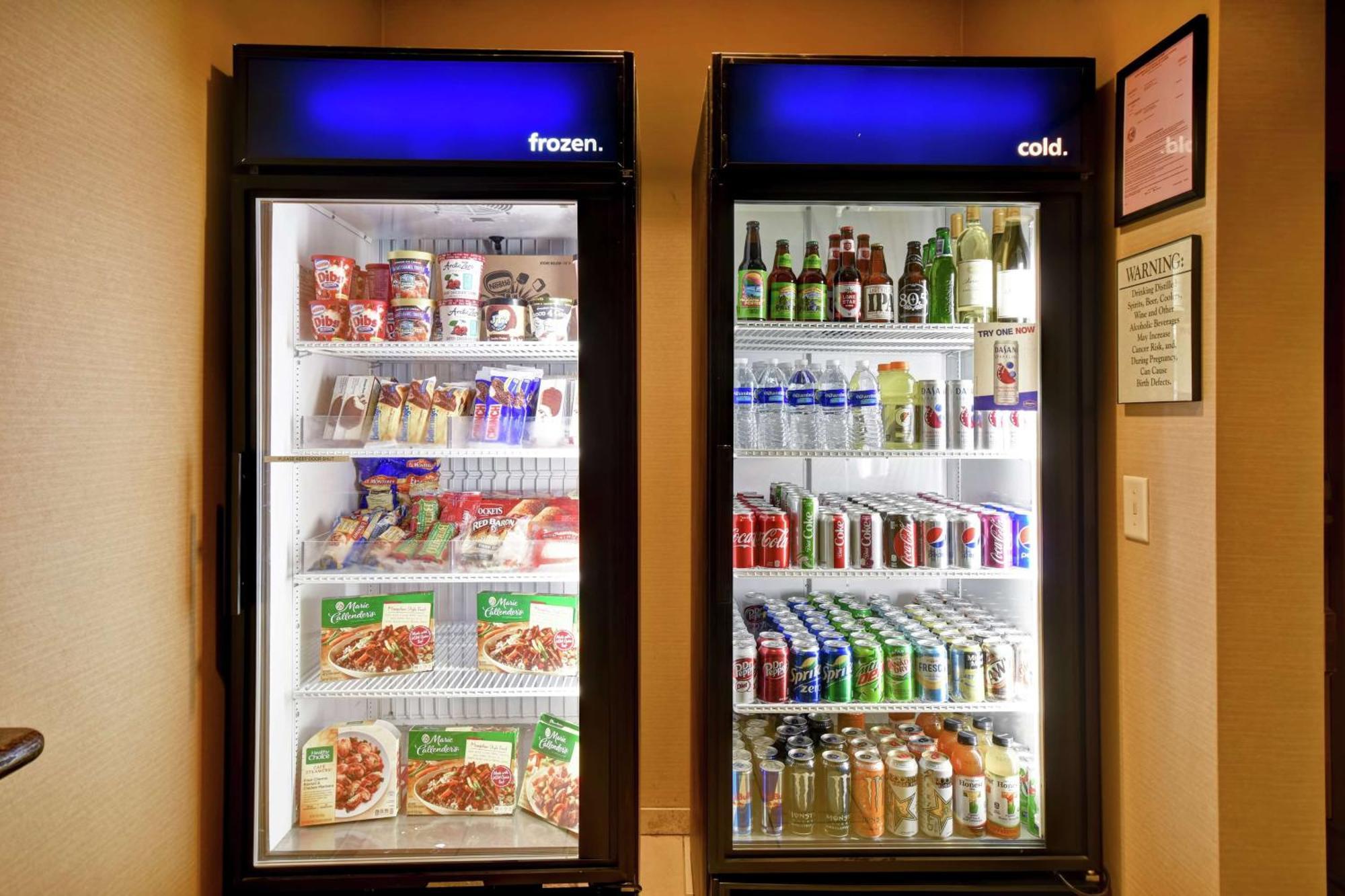 Hampton Inn & Suites Фолсом Экстерьер фото